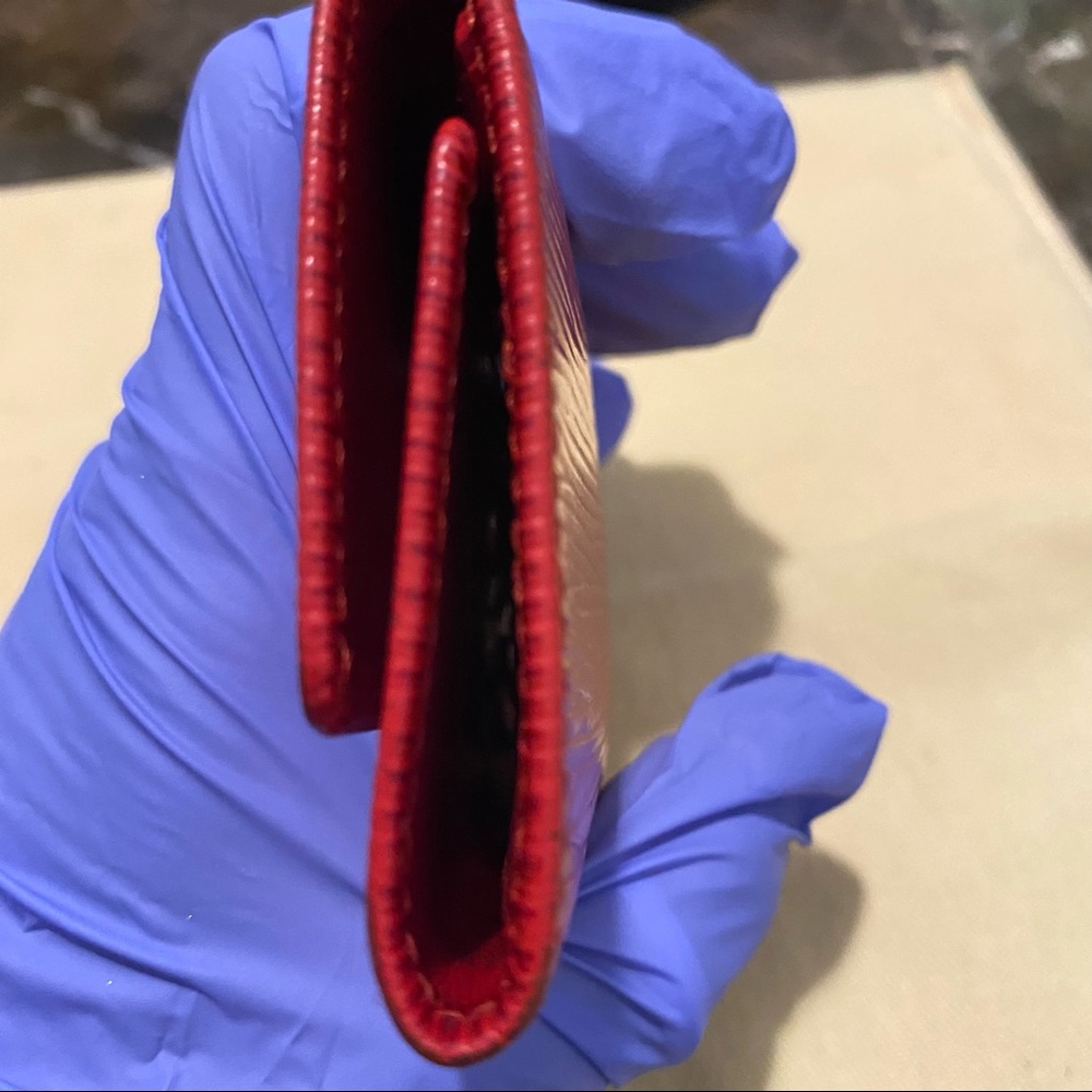 ❤️❤️SOLD SOLD❤️❤️Authentic Louis Vuitton key case in epi leather - Picture 6 of 8